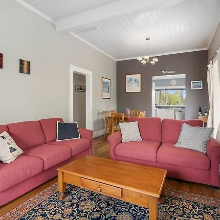 Applecross Cottage Martinborough Bagian luar foto