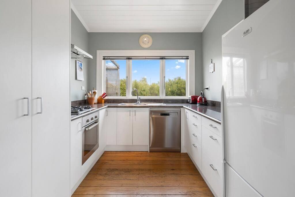 Applecross Cottage Martinborough Bagian luar foto
