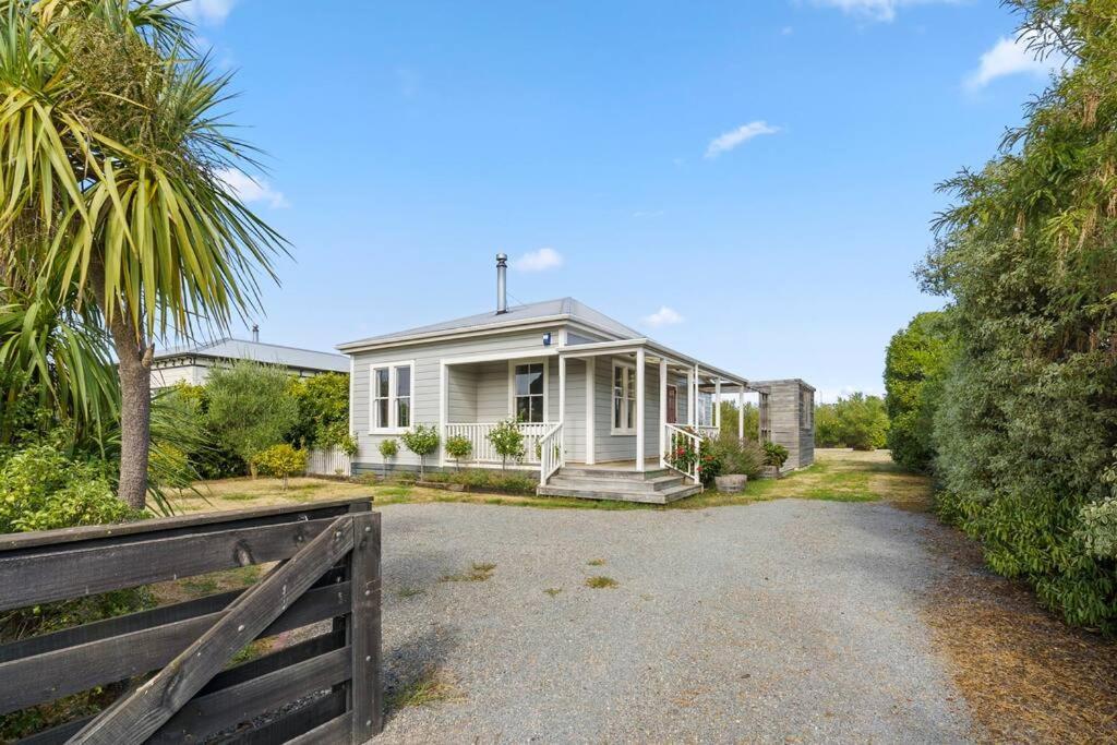 Applecross Cottage Martinborough Bagian luar foto