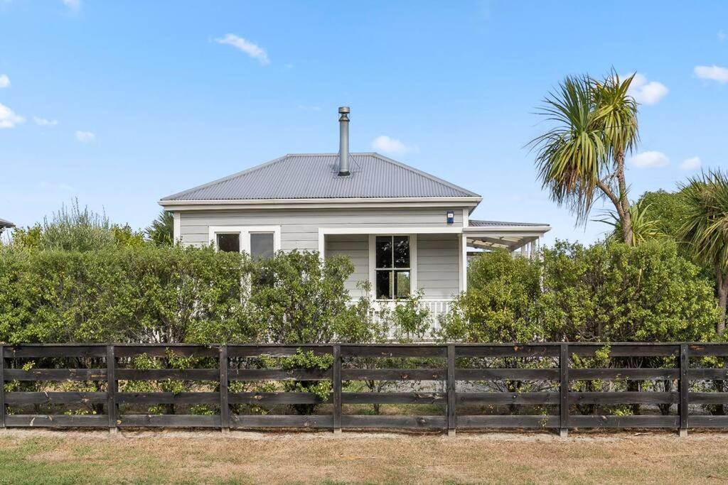 Applecross Cottage Martinborough Bagian luar foto